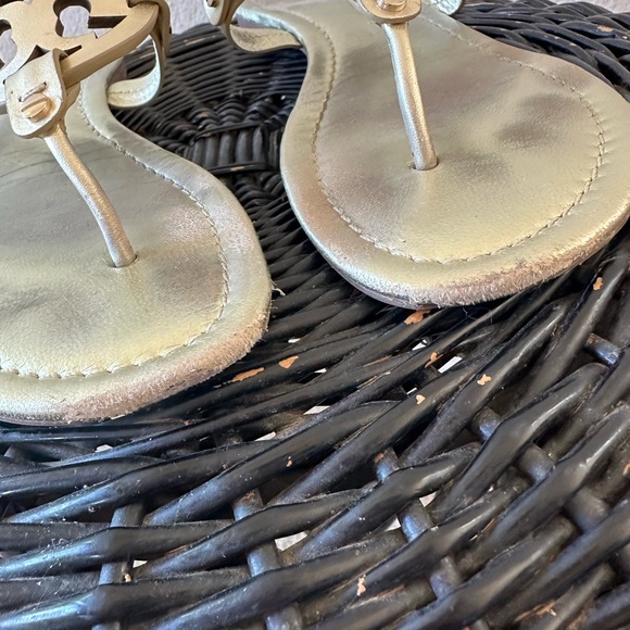 Tory Burch Large Emblem Metallic Sandals/ sz 9 - Picture 10 of 11